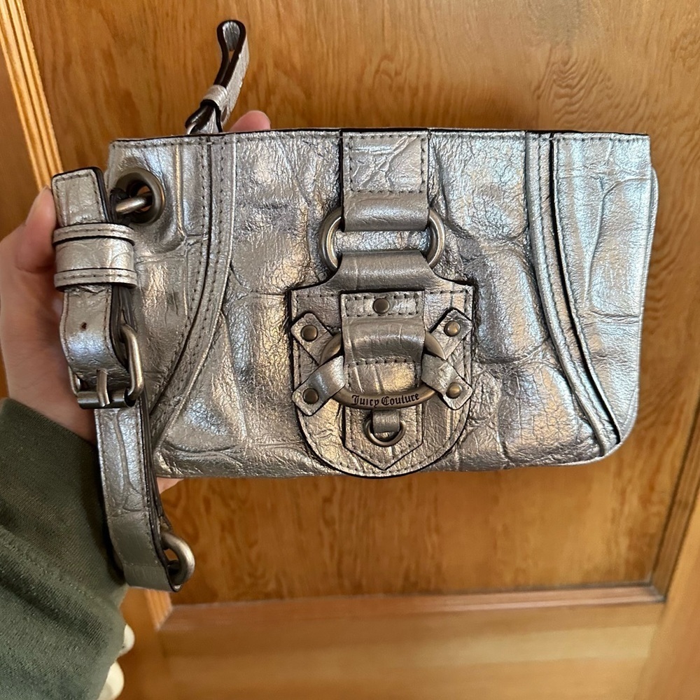 juicy couture silver 2000’s Y2K vtg 100% leather wristlet bag
